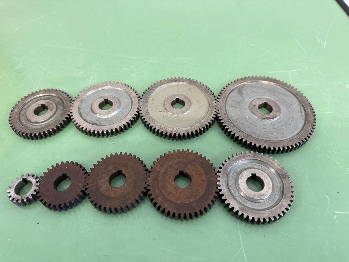 Tutti gli attrezzi: Lot de pignons, module 1.5 – Usato da Aarberg venduto da SNMachines 1