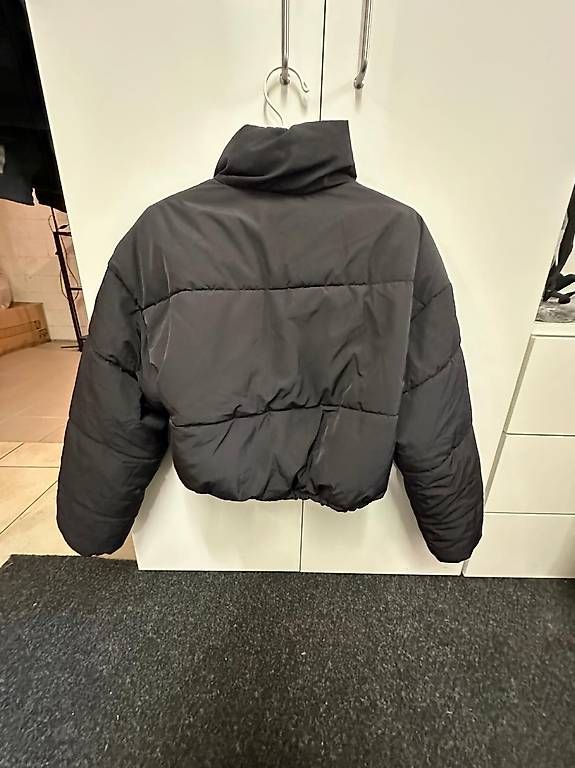 Giacche: Pufferjacke kurz in Grösse S   – Usato da Buttikon SZ venduto da roy_pvy5 1