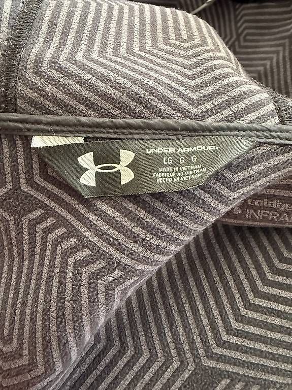 Jacken: UNDER ARMOUR Jacke GR:L  – Gebraucht aus Rothenburg von 14984 1