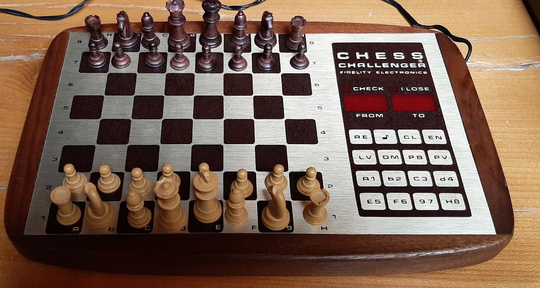 Giochi: ordinateur jeu d'echec – Usato da Monthey venduto da ficelles