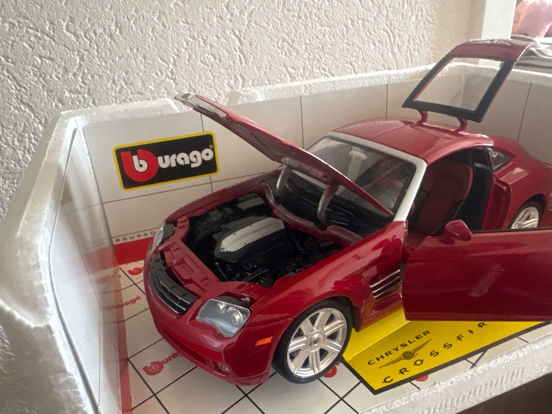 Chrysler Modellautos: Chrysler Crossfire Coupé 1:18 2003 – Gebraucht aus Aarwangen von kah_79t5 1