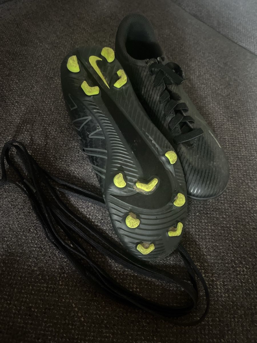 Nike Mercurial Fussballschuhe 35 (Gebraucht) in Bellmund für