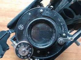 Antiker Fotoapparat mit Platten