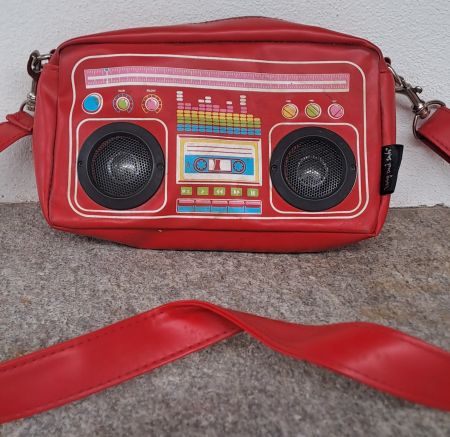 Umhängetasche mit retro Lautsprecher 80er/90er Jahre