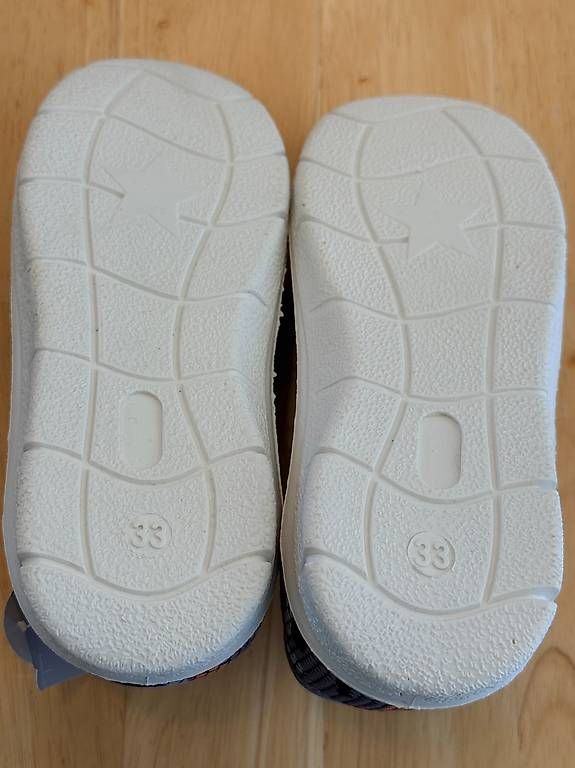 Scarpe per ragazzi: Neue Kinderschuhe Gr. 33  Camouflage Design – Nuovo e nell'imballaggio originale da Untersiggenthal venduto da Yefe 1