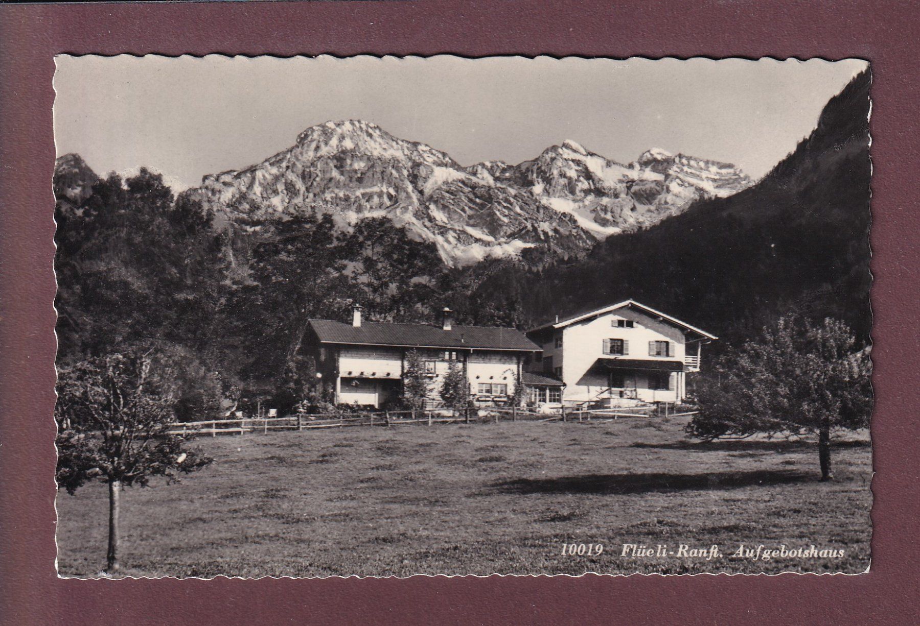 Cartoline postali: FLÜELI-RANFT - Aufgebotshaus – Usato da Pully venduto da nicecards