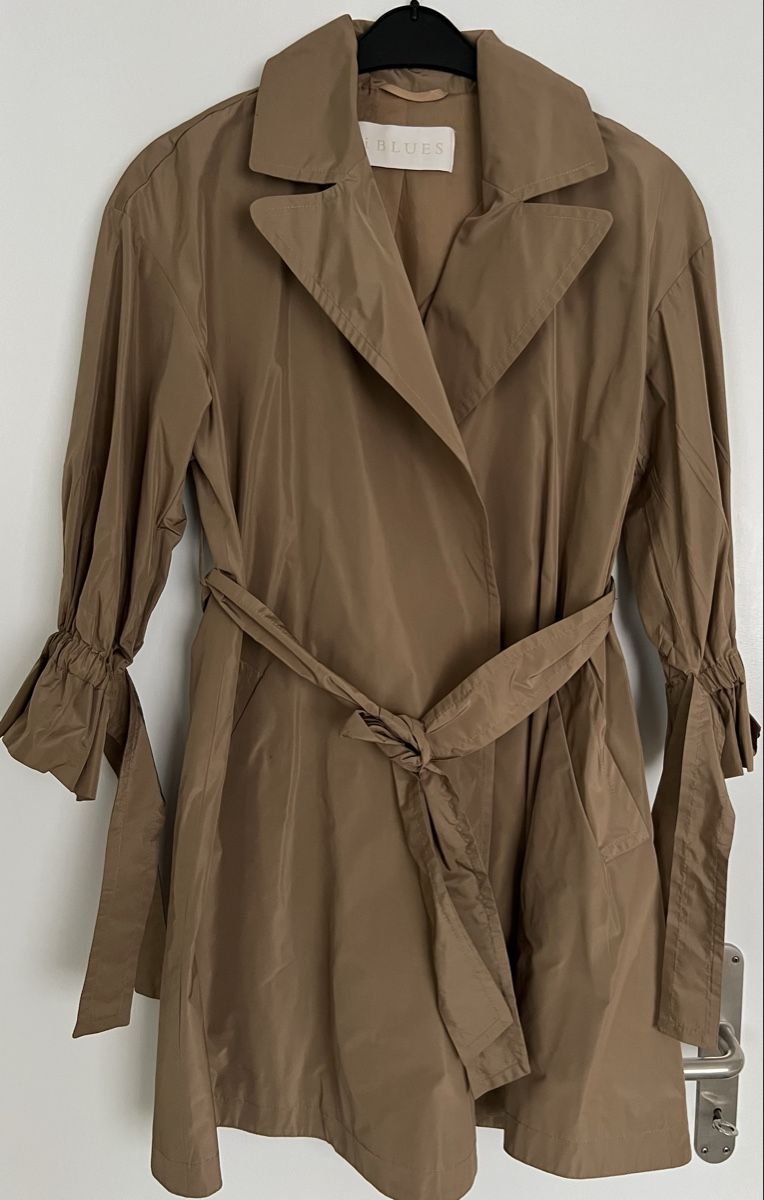 Cappotti: i BLUES Trenchcoat Gr. 36/D. – Usato da Uster venduto da Family_Boutique