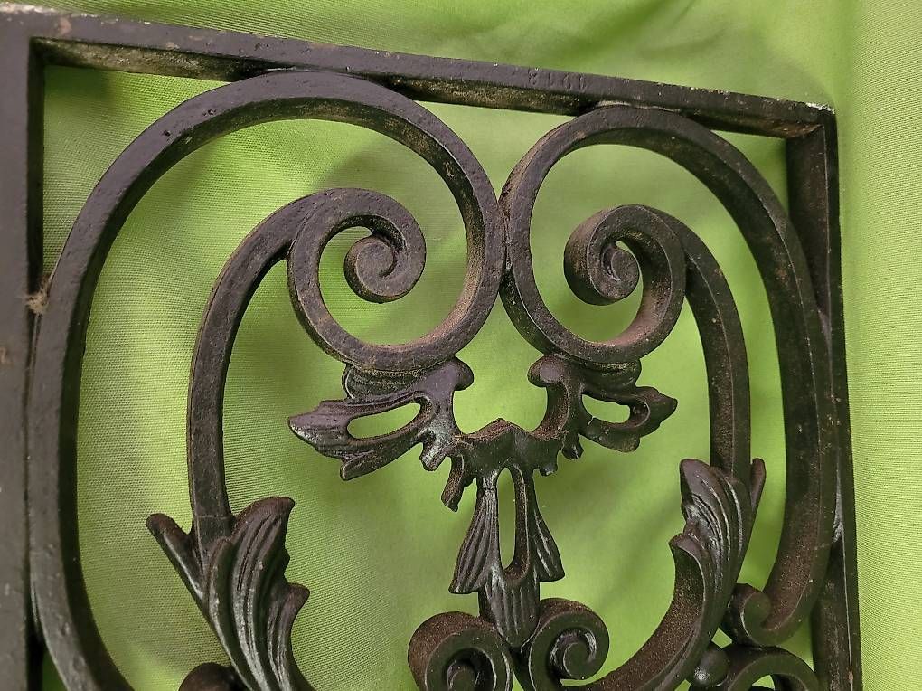 Sonstiges: Grille en fer forgé - Schmiedeeisernes Gitter – Gebraucht aus Le Landeron von Paul_Liquidations 2