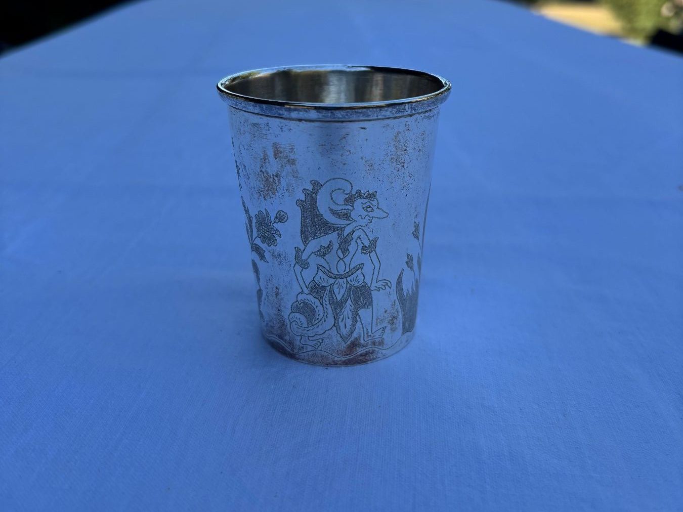 Behälter & Ähnliches: Antiker Trinkbecher aus Silber 800 – Gebraucht aus Zürich von BevI 1