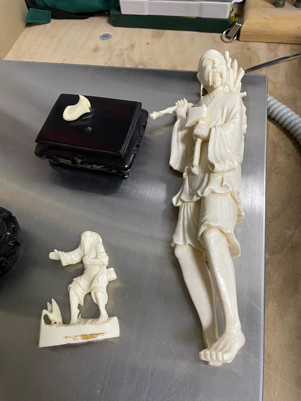 Statuette: Lot handgeschnitzte Figuren ab 1.-- – Difettoso da Effretikon venduto da Bianchina2 1
