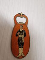 Ouvre-bouteille vintage émaillé, souvenir de folklore Suisse