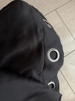 Schwarz Vorhang