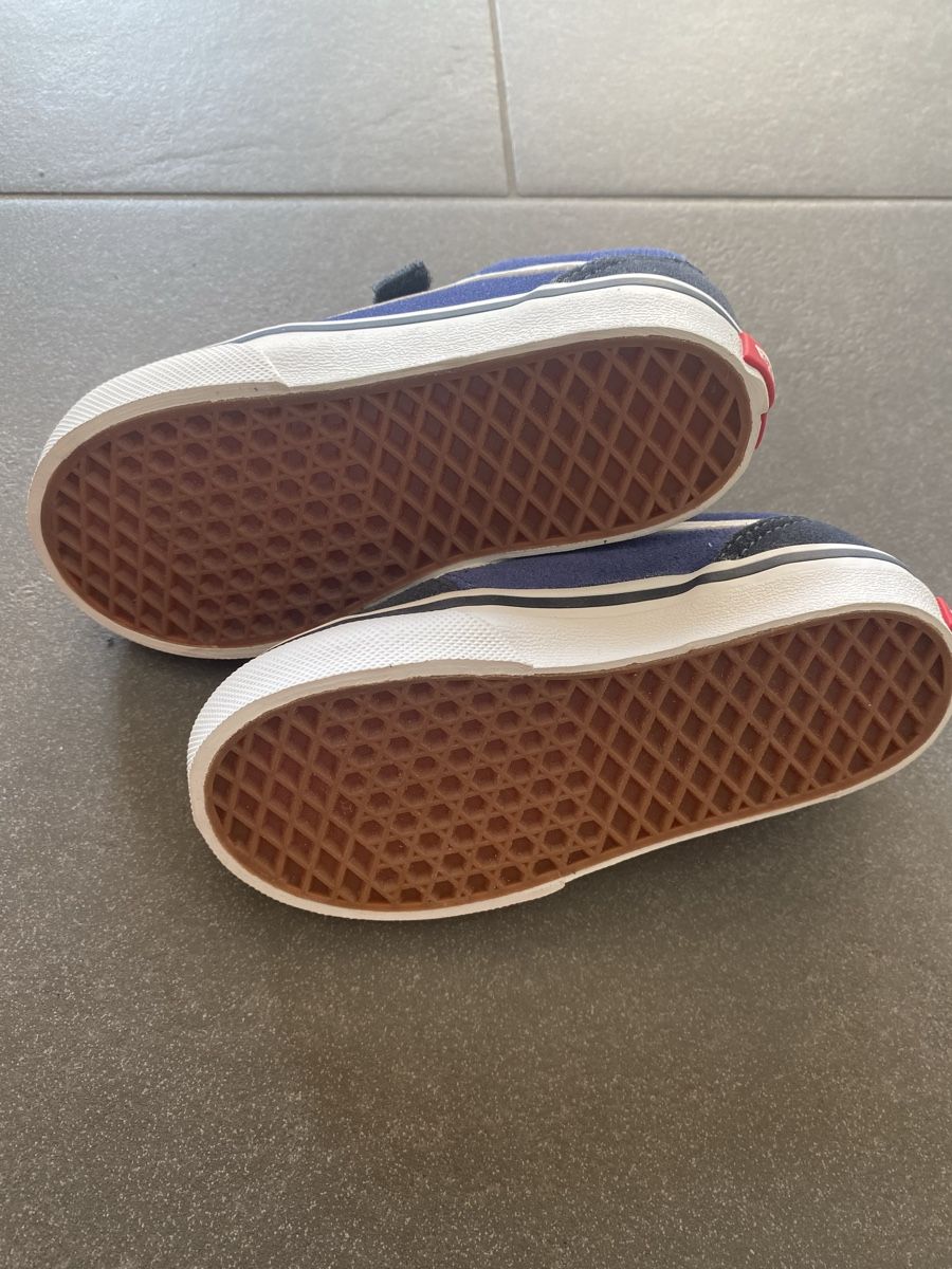 Vans Schuhe für Jungen: NEU Vans Kinder Turnschuhe Grösse 23.5 – Neu (gemäss Beschreibung) aus Binningen von Eober 2