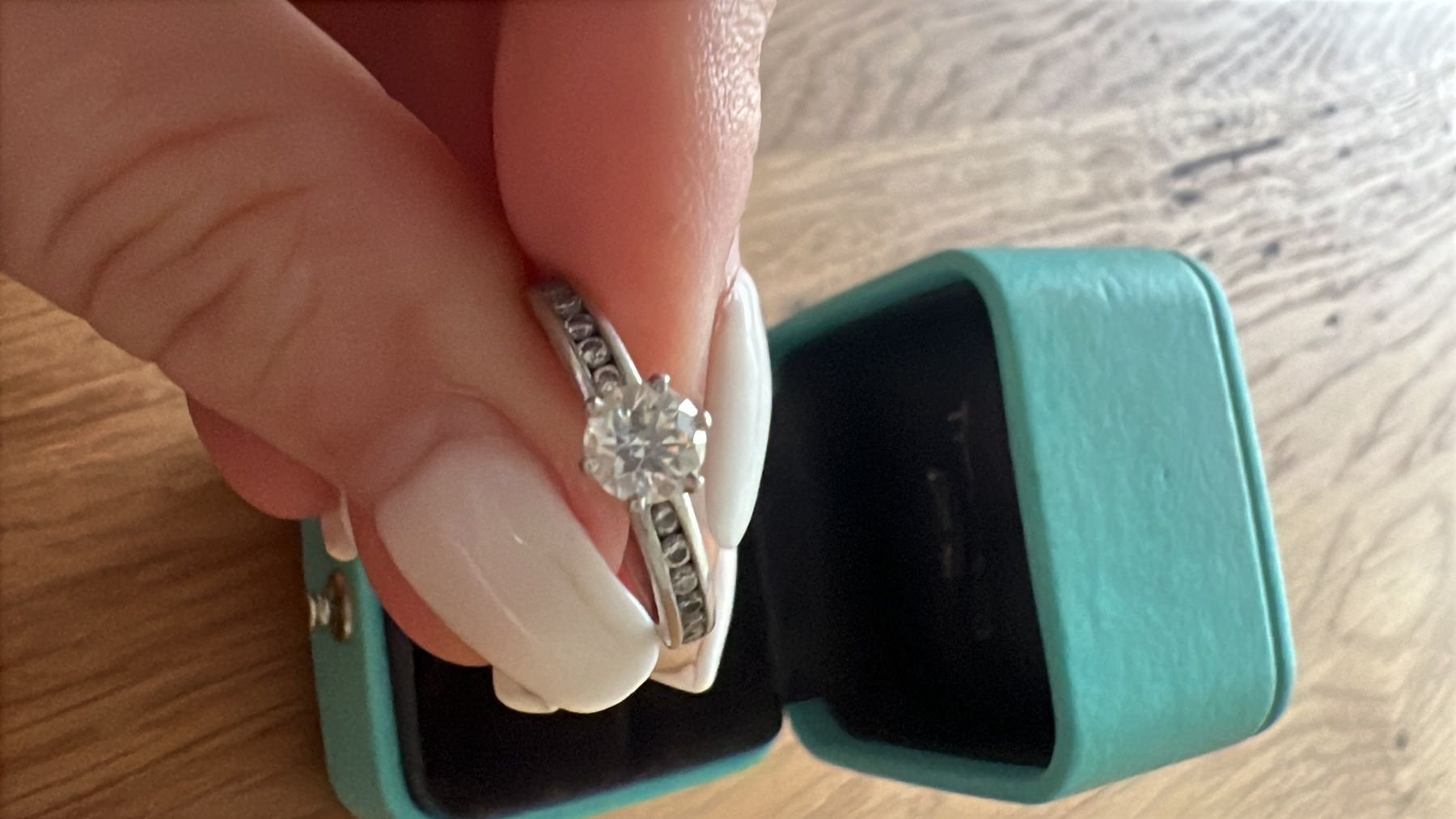 Tiffany & Co. Anelli: Tiffany & Co Platin Solitare Ring – Usato da Zürich venduto da kat_25lp 2