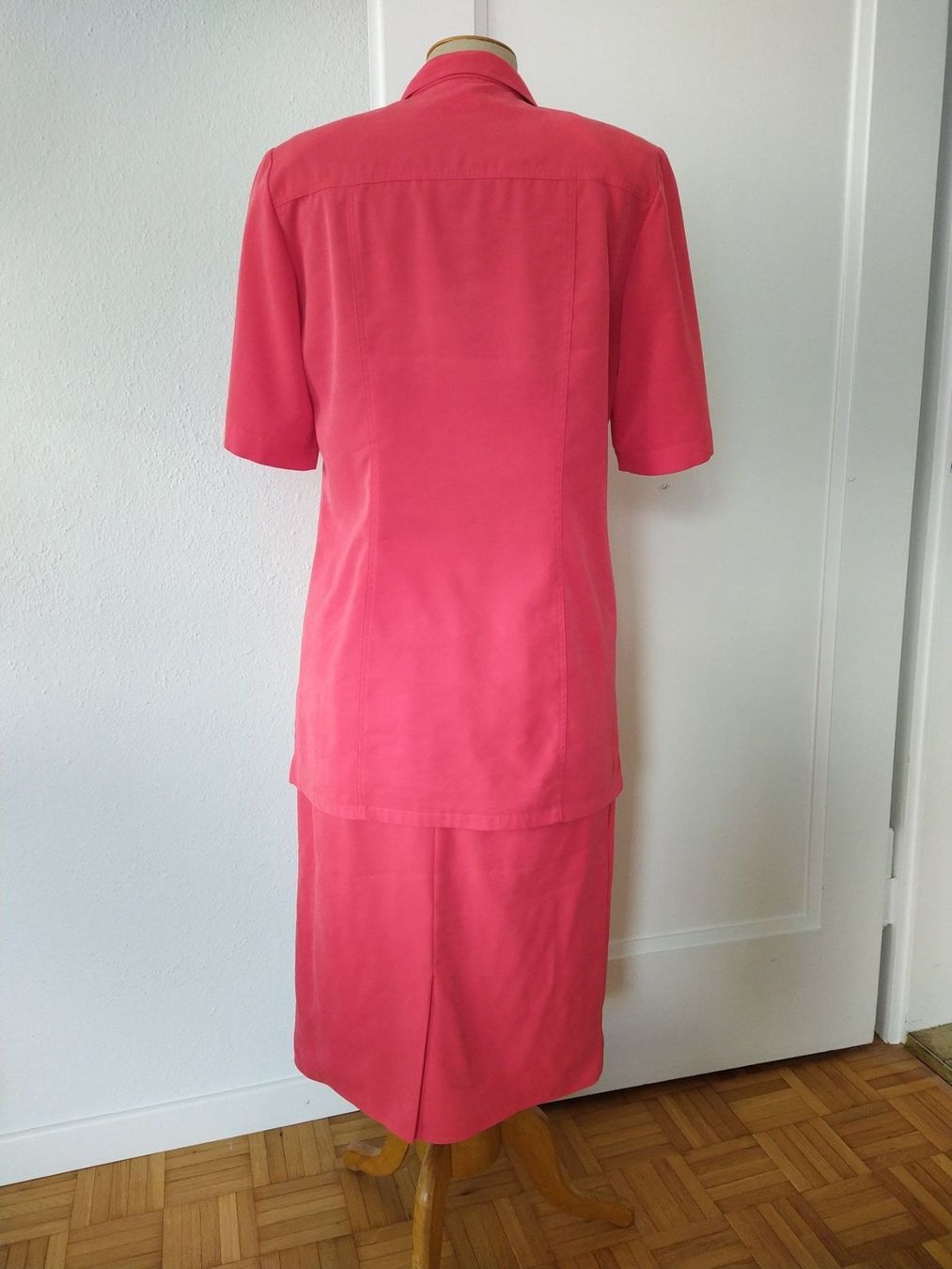 Completi & Tailleur: Zweiteiler mit Jupes und Bluse – Usato da Triesen venduto da stephanieschurti 2