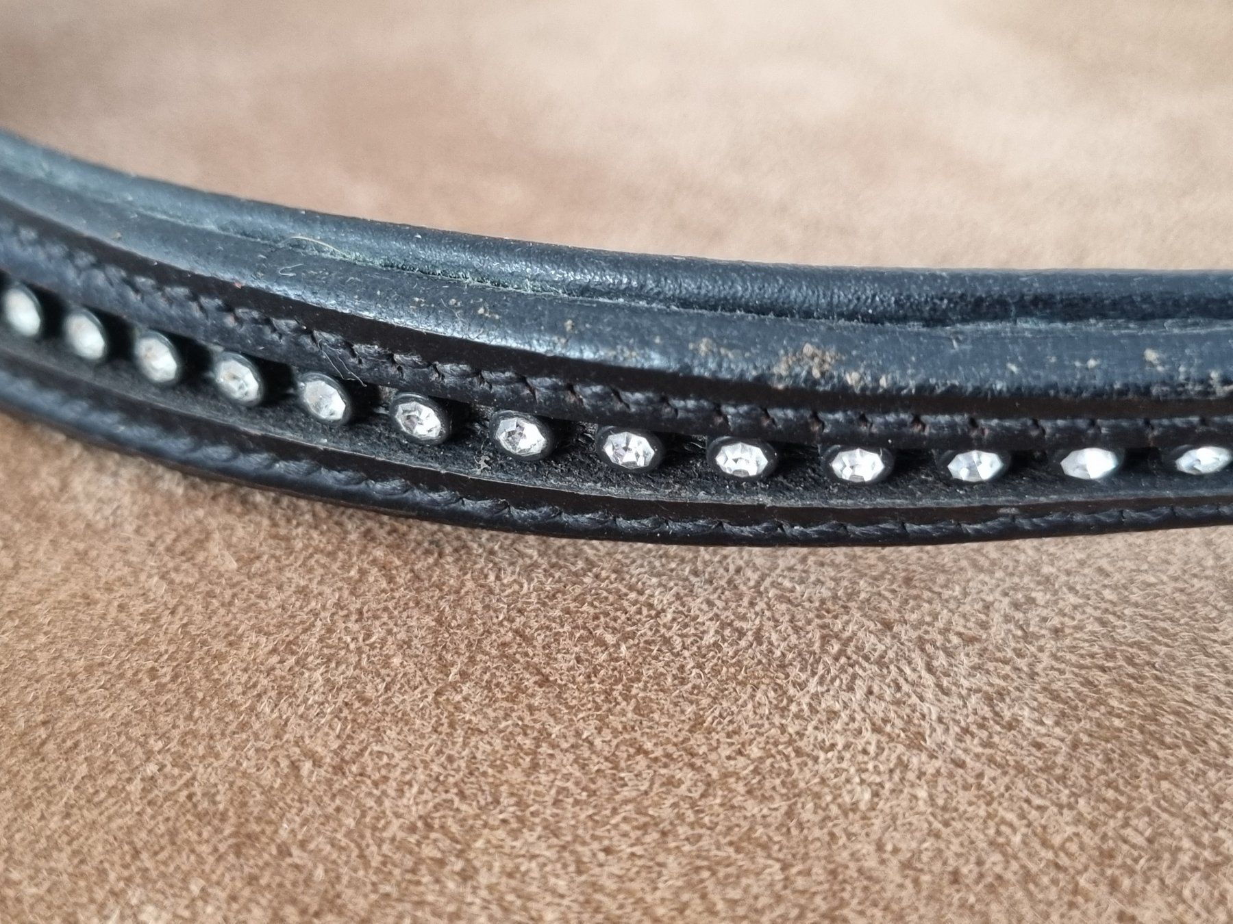 Briglie & Cavezze: Stirnband – Usato da Rothrist venduto da komet5quint4