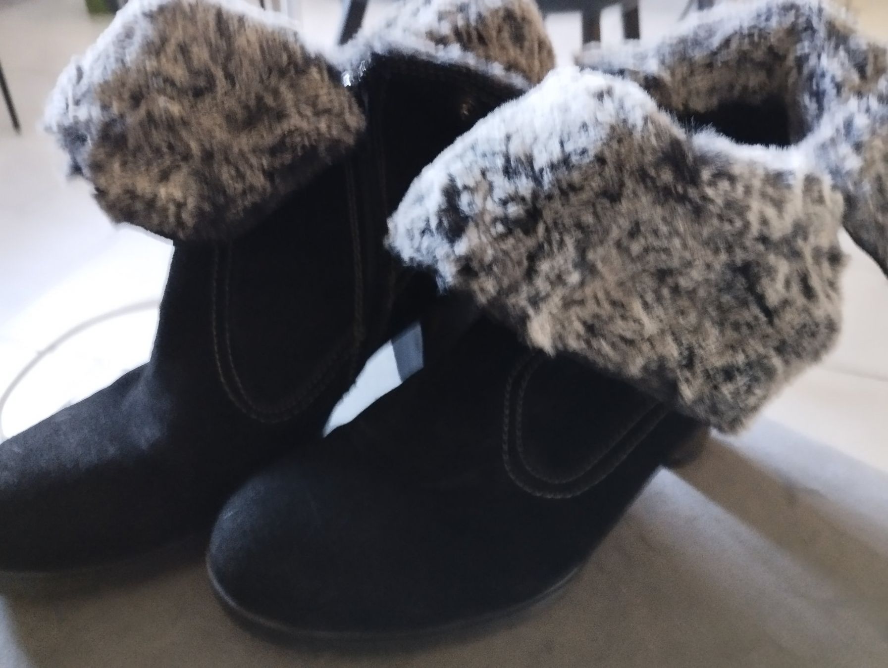 Damenschuhe: Stiefelette mit Dekofell – Gebraucht aus Zollikofen von zr65 3