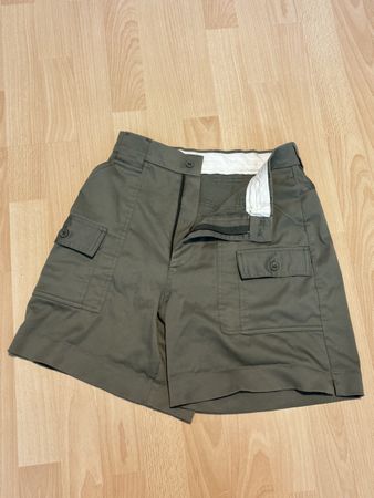 GREEN SHORTS