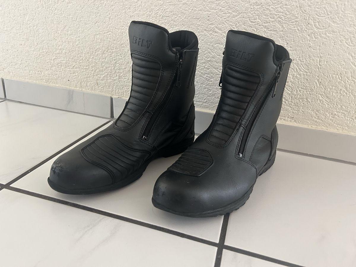 Scarpe da uomo: Bilt Motorcycle Boots Black Leather Zip-up Touring Boot – Nuovo (secondo la descrizione) da Merenschwand venduto da Tiff_LiveLife_555