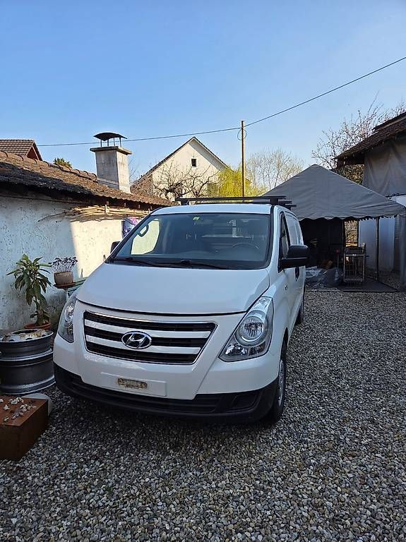 Hyundai Veicoli commerciali: Hyundai H-1 CARGO 2.5l CRDI Ab MFK – Usato da Hüntwangen venduto da Butch23
