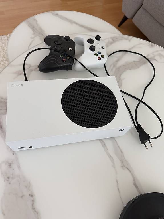 Console: Xbox Series S – Usato da Windisch venduto da fra_g8jt