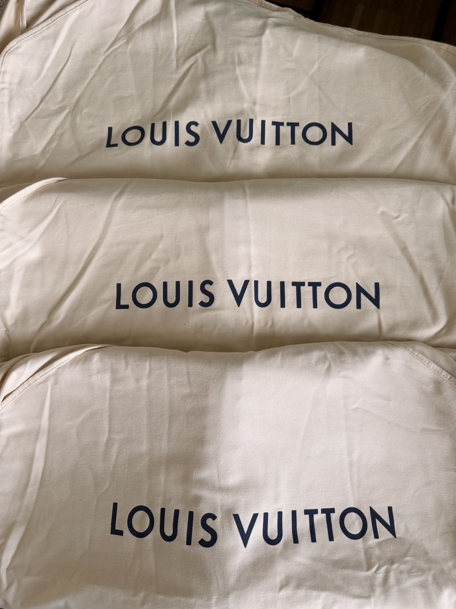 Louis Vuitton Borse: 3 DIOR @ 3 LOUIS VUITTON KLEIDERSÄCKE  – Nuovo (secondo la descrizione) da Dübendorf venduto da kerstinbrisbane 3