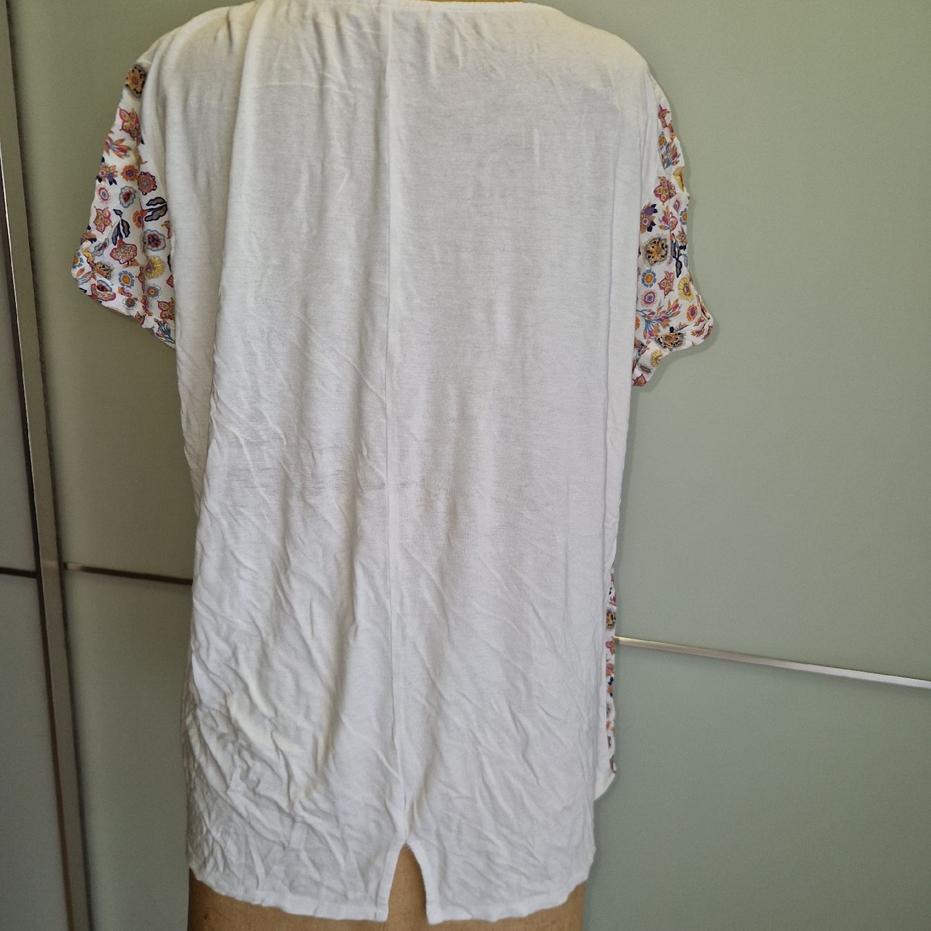 Top: Blumenmuster Sommer Top, Grösse M/L – Usato da Gwatt (Thun) venduto da Letzte-Chance-II 1
