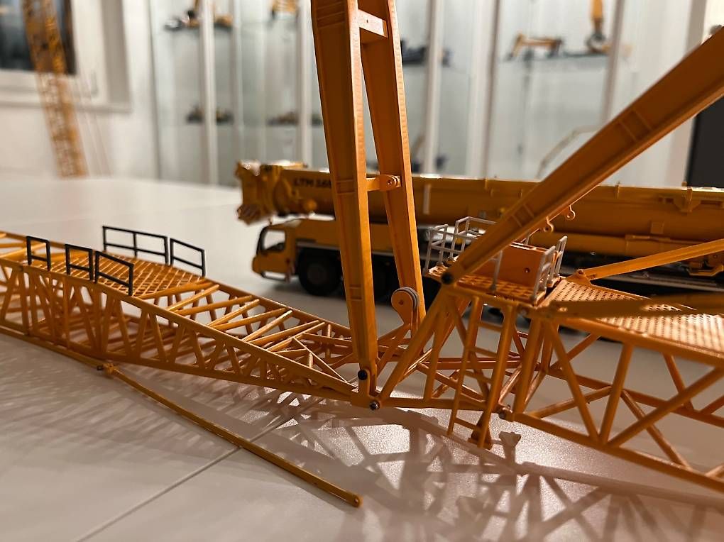 Kit di modellismo & Modellini statici: Liebherr LTM 1650 Wippspitze 1:50 – Usato da Luzern venduto da ald_db9d 1