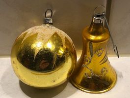 Duo sehr alte/antike Weihn. Kugel + Glas-Glocke goldfarben