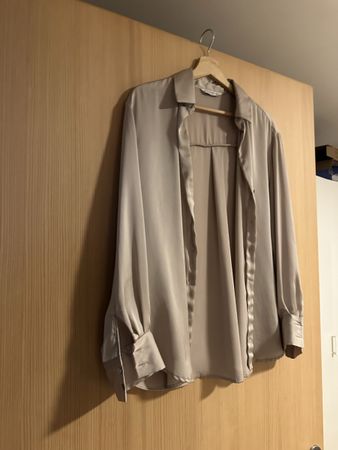 Damen Bluse seidig Optik beigefarben guter Zustand