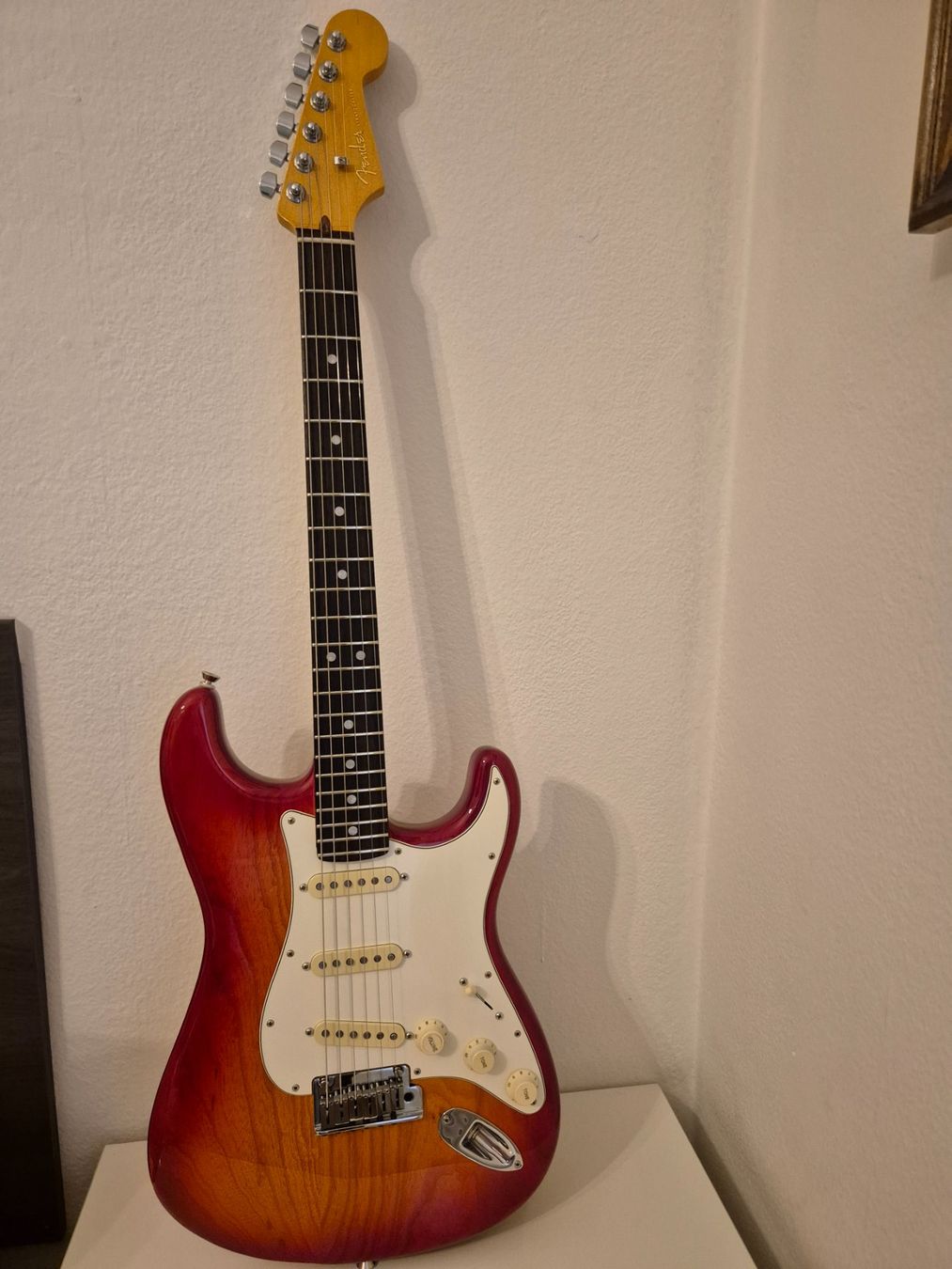 Fender Strumenti musicali: Fender stratocaster american elite Aged Chary modifiziert – Usato da Zürich venduto da mtm_6wl8 1