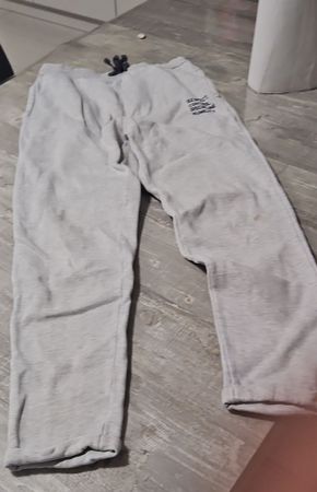 Pantalon de jogging gris taille 128 bon état