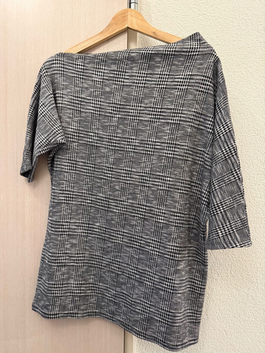Maglioni & Felpe: ADOLFO DOMINGUEZ DAMEN PULLOVER – Usato da Zürich venduto da flo_7cvq