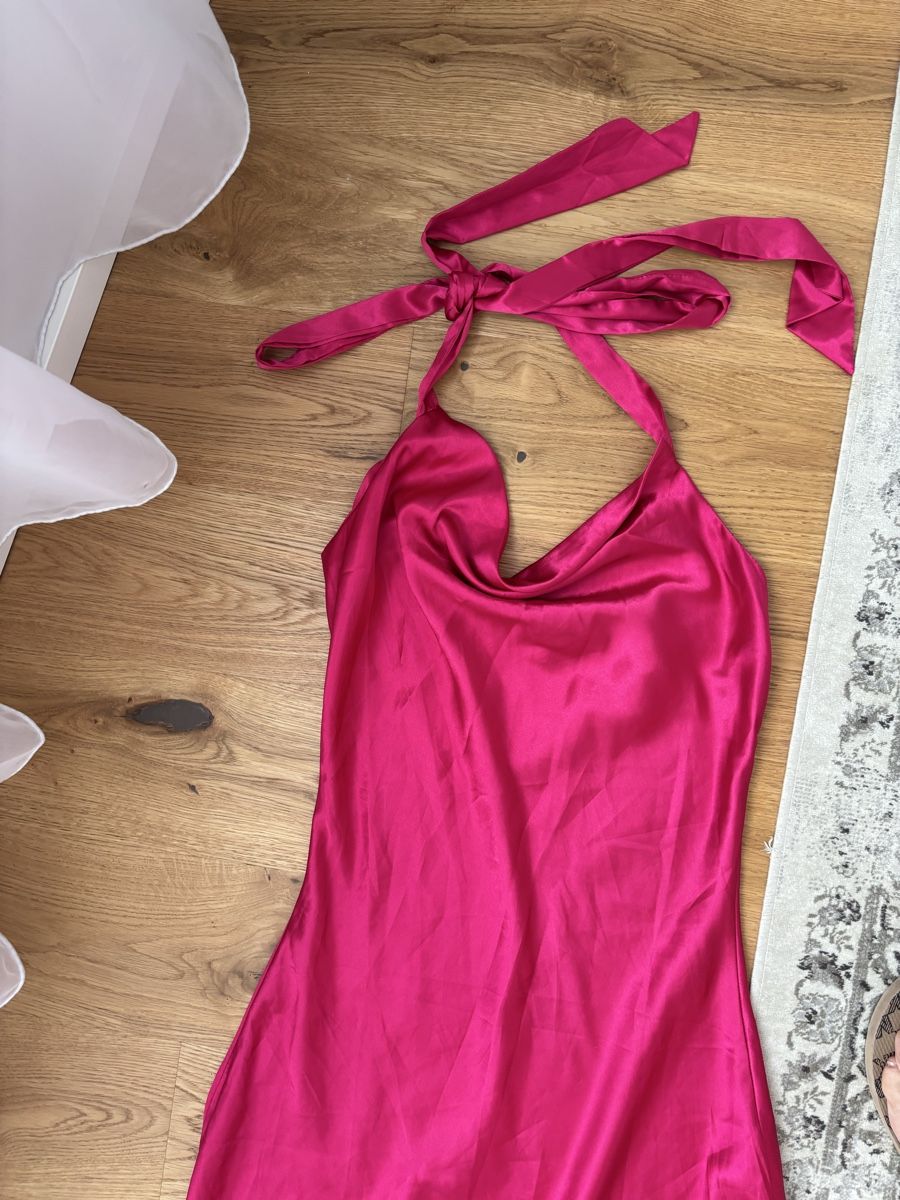 Kleider: Dark Pink Halter Dress – Neu (gemäss Beschreibung) aus Horgen von lme_8kj7 1
