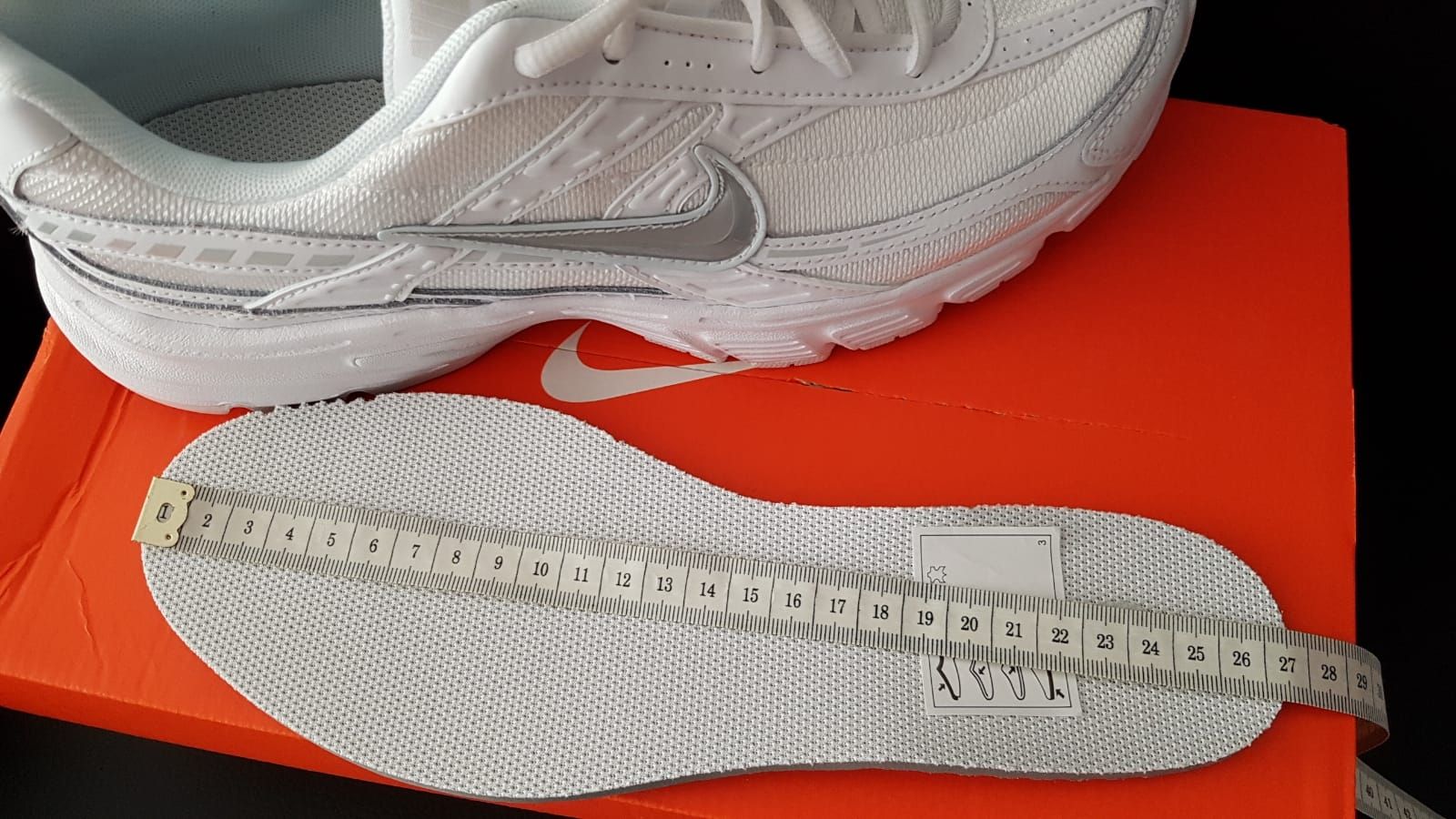 Nike Scarpe da uomo: Sneakers Nike INITIATOR GR.41 – Nuovo e nell'imballaggio originale da Zürich venduto da ata_c8nh 7