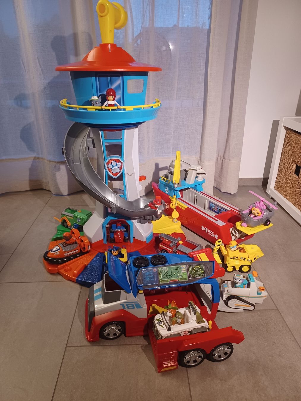 Giocattoli: Riesiges Paw Patrol Set – Usato da Suhr venduto da Lauryndrill