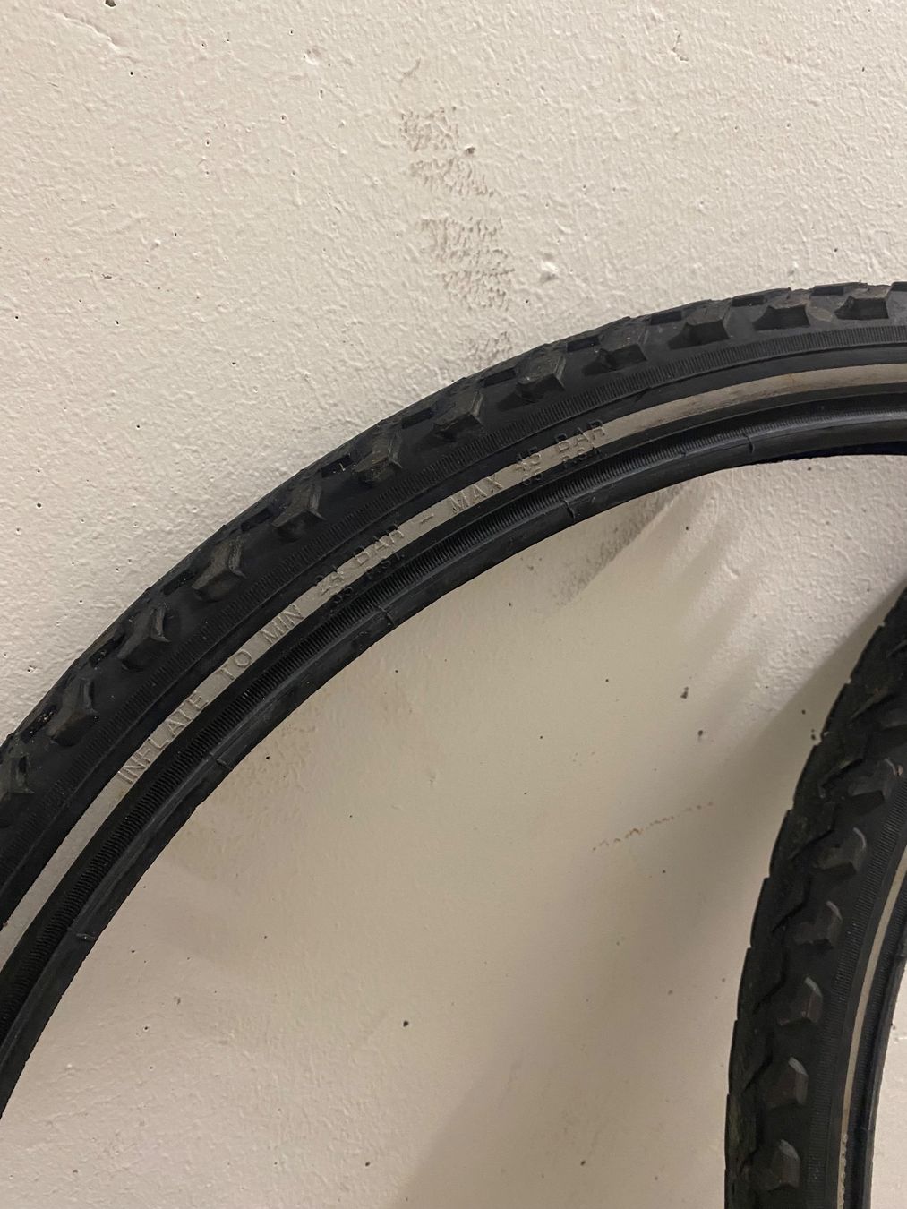 Ersatzteile: Pneus VTT 24x1.75 used 2 pcs – Gebraucht aus Biel/Bienne von gre_2jlk 1