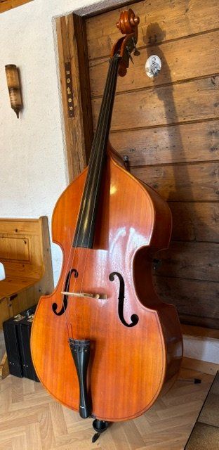 Instruments de musique: Kontrabass aus der DDR – D'occasion à Frutigen par MoMeJa