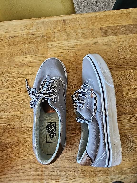 Scarpe da uomo: Neue Vans – Usato da Emmenbrücke venduto da Bluberli