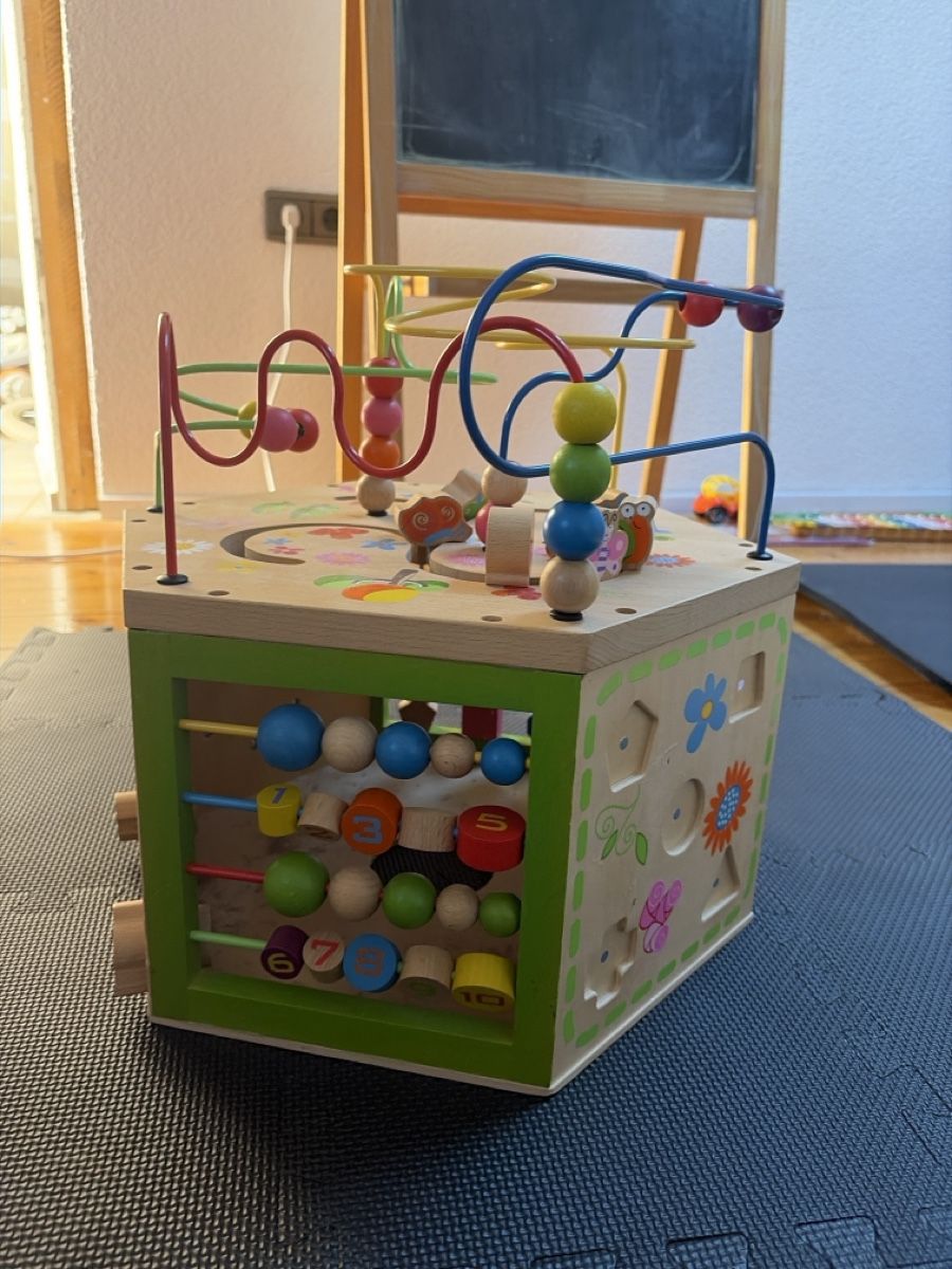Jouets: Motoriksechseck aus Holz – D'occasion à Wittenbach par haa_7zyz