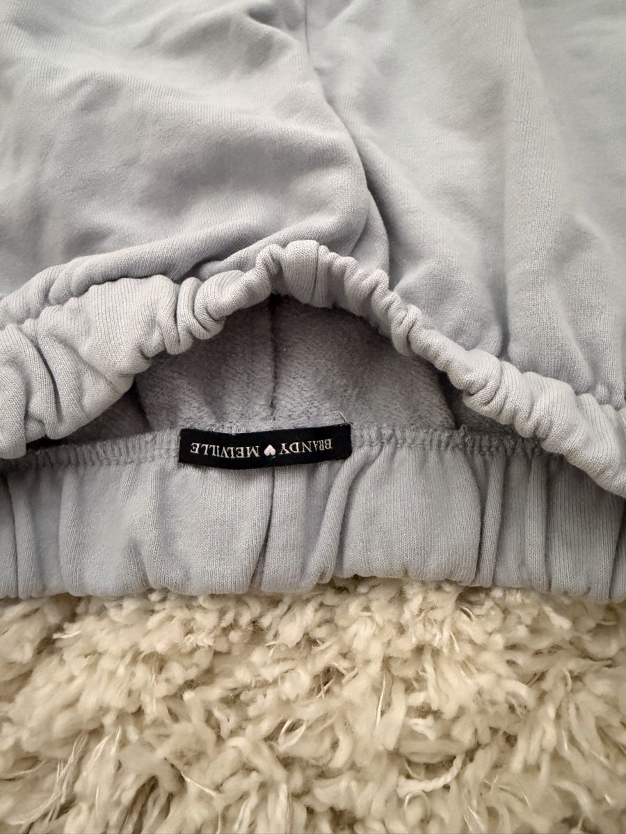 Brandy Melville Pantaloni: Graublaue Jogginghose von Brandy Melville – Nuovo (secondo la descrizione) da Münchenstein venduto da mia_bm9b 1