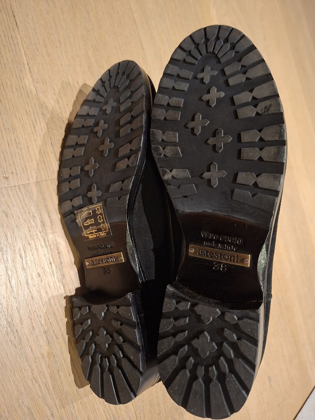 Chaussures femmes: A.Testoni Black Suede Leather Boots - Size 37 – D'occasion à Zürich par oli_p8cc 3