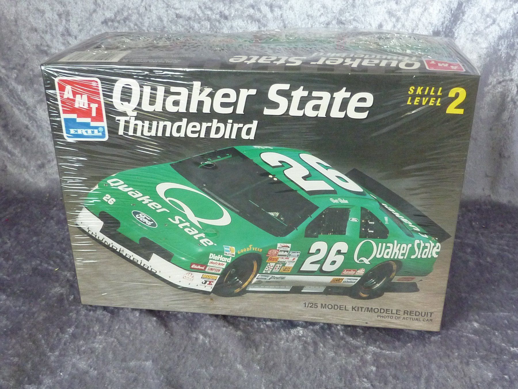 AMT/ERTL Modellini d'auto: Nascar Ford Thunderbird Quaker State 1:25 – Nuovo e nell'imballaggio originale da Dürrenäsch venduto da modellautos4you