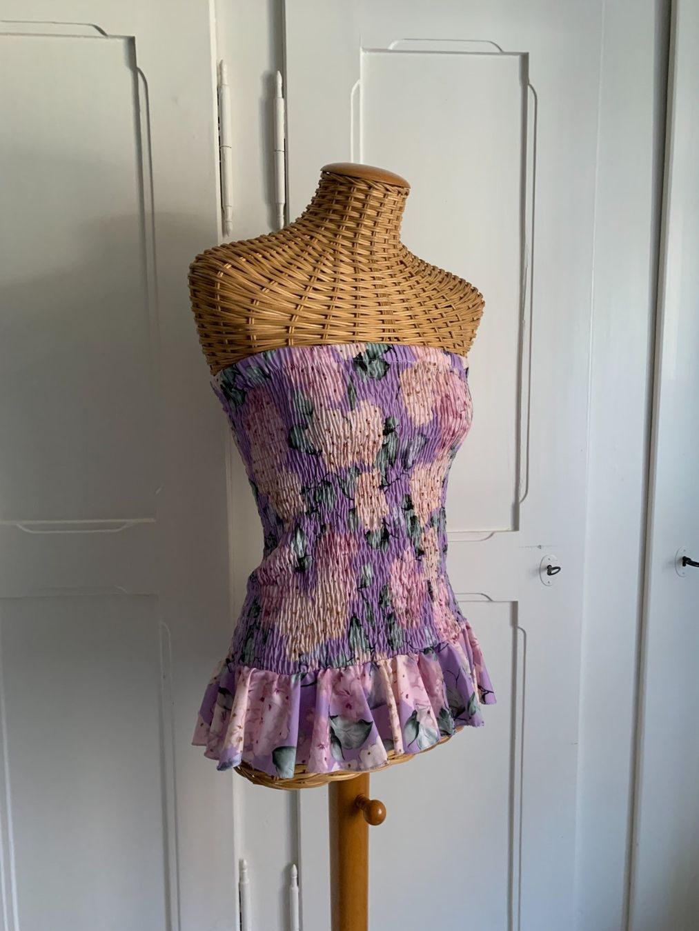 Tops: Bustier-Top lila geblümt - S – Gebraucht aus Zürich von Diazaio 1