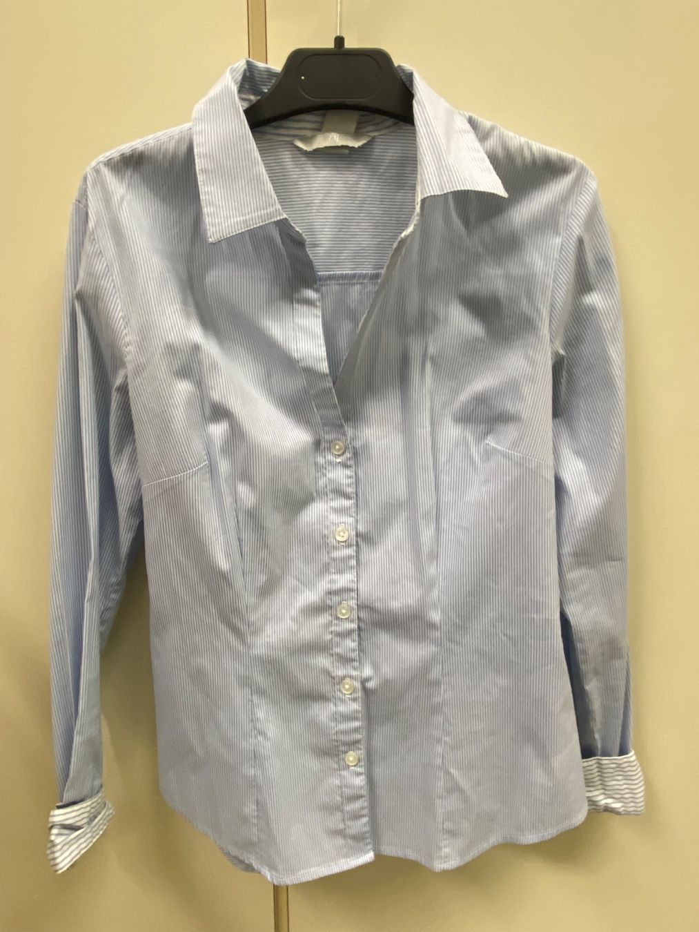 H&M Chemisiers: Blaues-weisses Hemd – D'occasion à Zürich par beg_nlp8