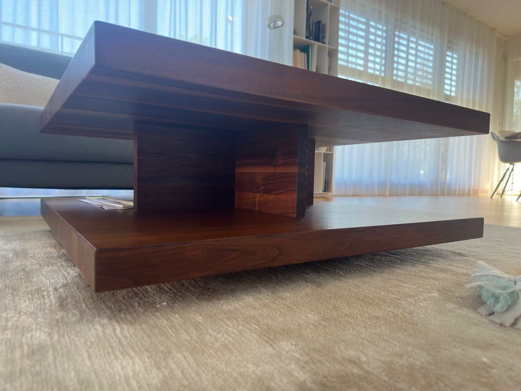 Team7 Tables: TEAM 7 Design Couchtisch C3 Nussbaum – D'occasion à Allschwil par Oliver-K. 3