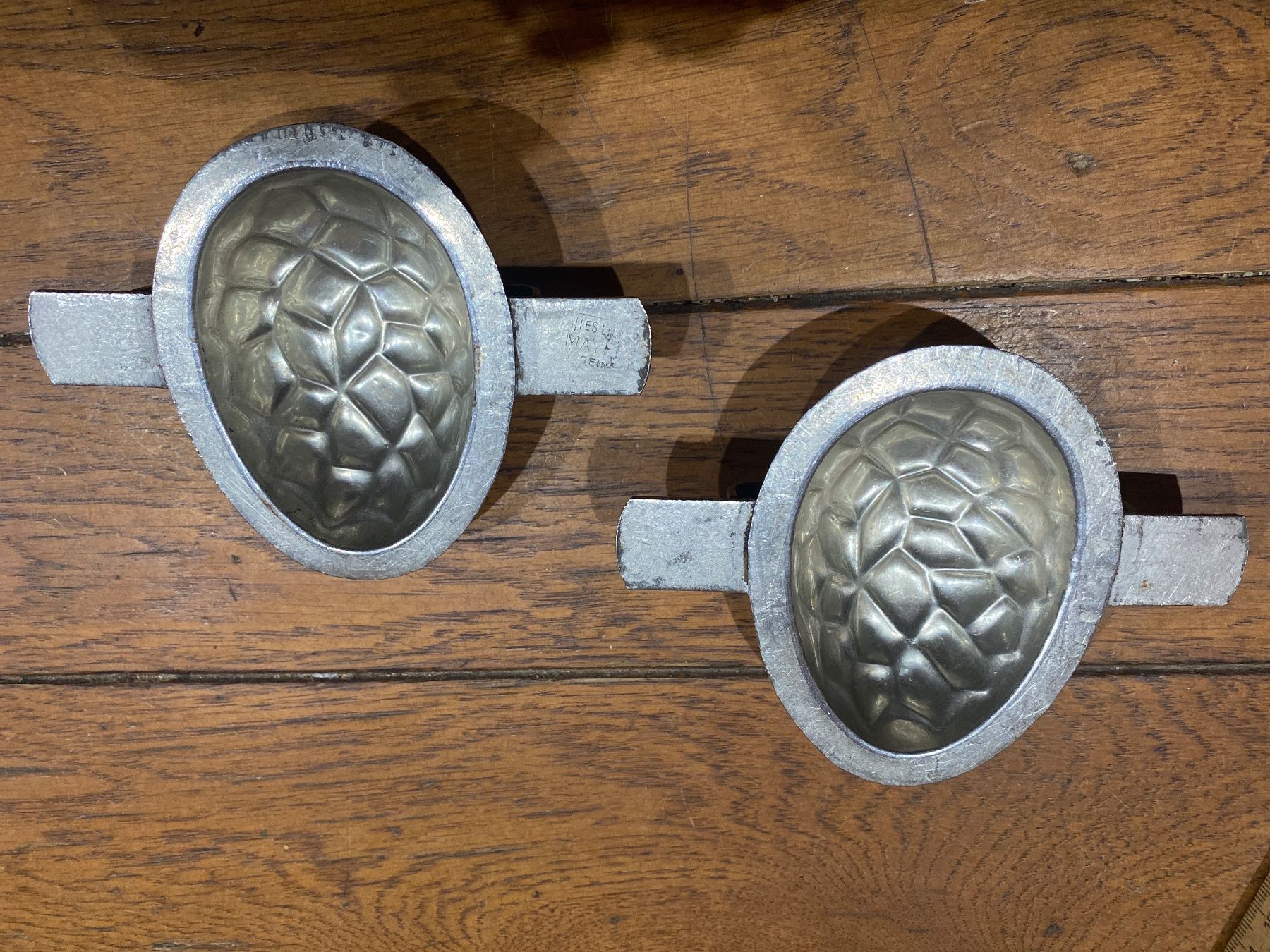 Teglie da forno: Moule chocolat schokoladenform œuf 8cm – Usato da Lajoux JU venduto da Briard0 1