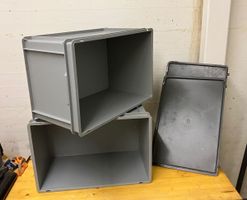 2 grosse Stapelboxen Kunststoff mit Deckel
