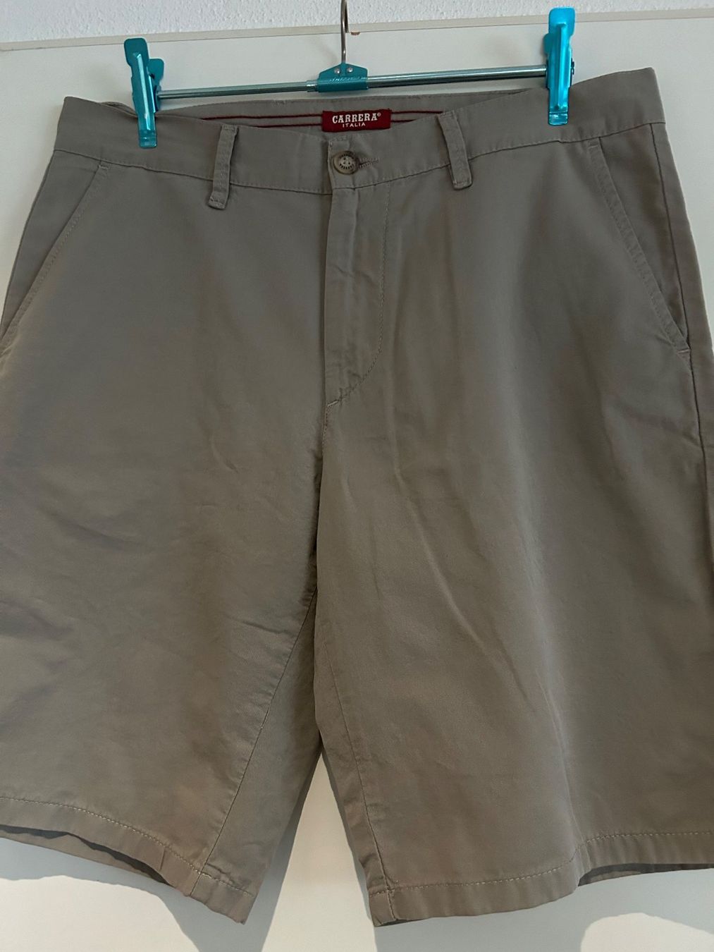 Carrera Pantaloni: Kurze Hosen – Usato da Zumikon venduto da Uranus88