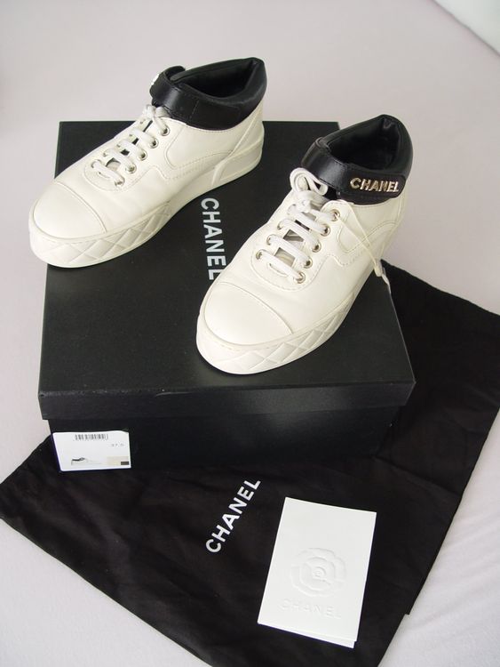 Chanel Damenschuhe: Chanel Sneaker Gr. 37.5 – Zeitlose Eleganz für den Frühling! – Gebraucht aus Dietikon von your-2nd-chance